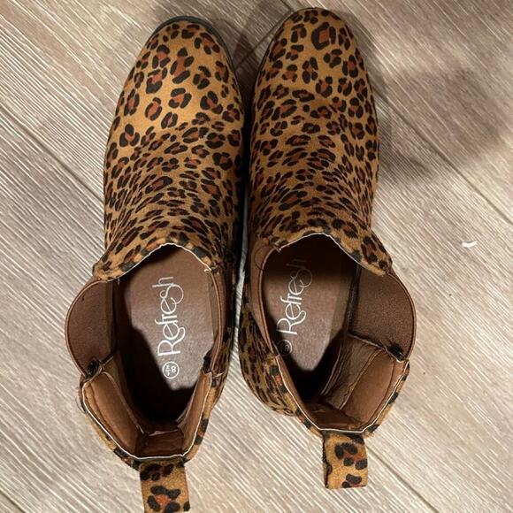 Leopard ankle boot EUC 8.5 - Picture 2 of 6